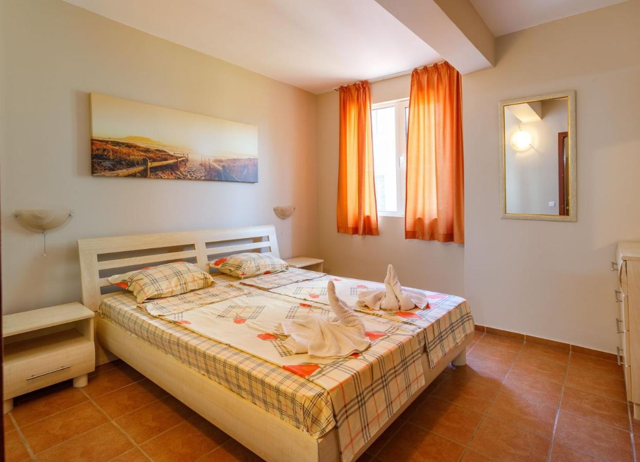 Casa Del Mar Apartments Солнечный берег Экстерьер фото